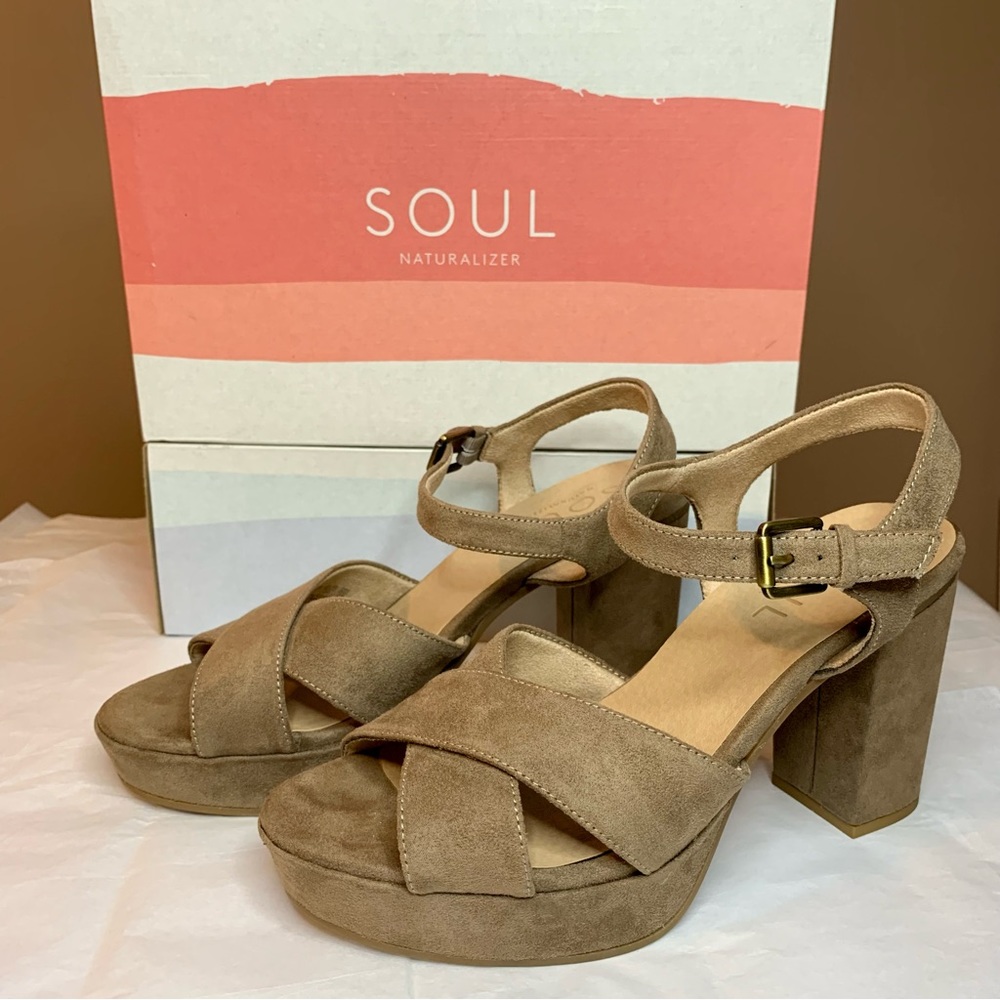 SOUL Naturalizer Taupe Block Heel Platform Sandal | 9M